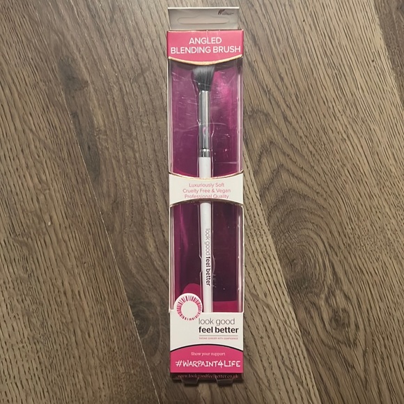 Look Good Feel Better Angled Blending Makeup Brush - Picture 2 of 2